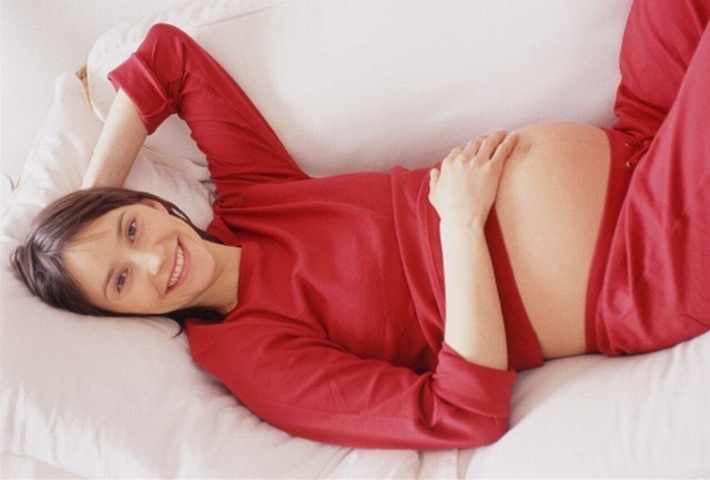 代孕科普：代孕妈妈会影响孩子的基因吗?