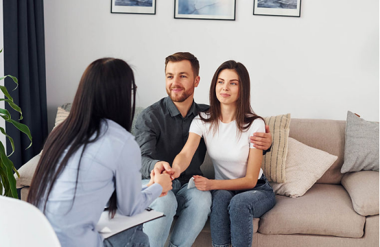 哈萨克斯坦代孕：法律红线与生育选择的平衡之道